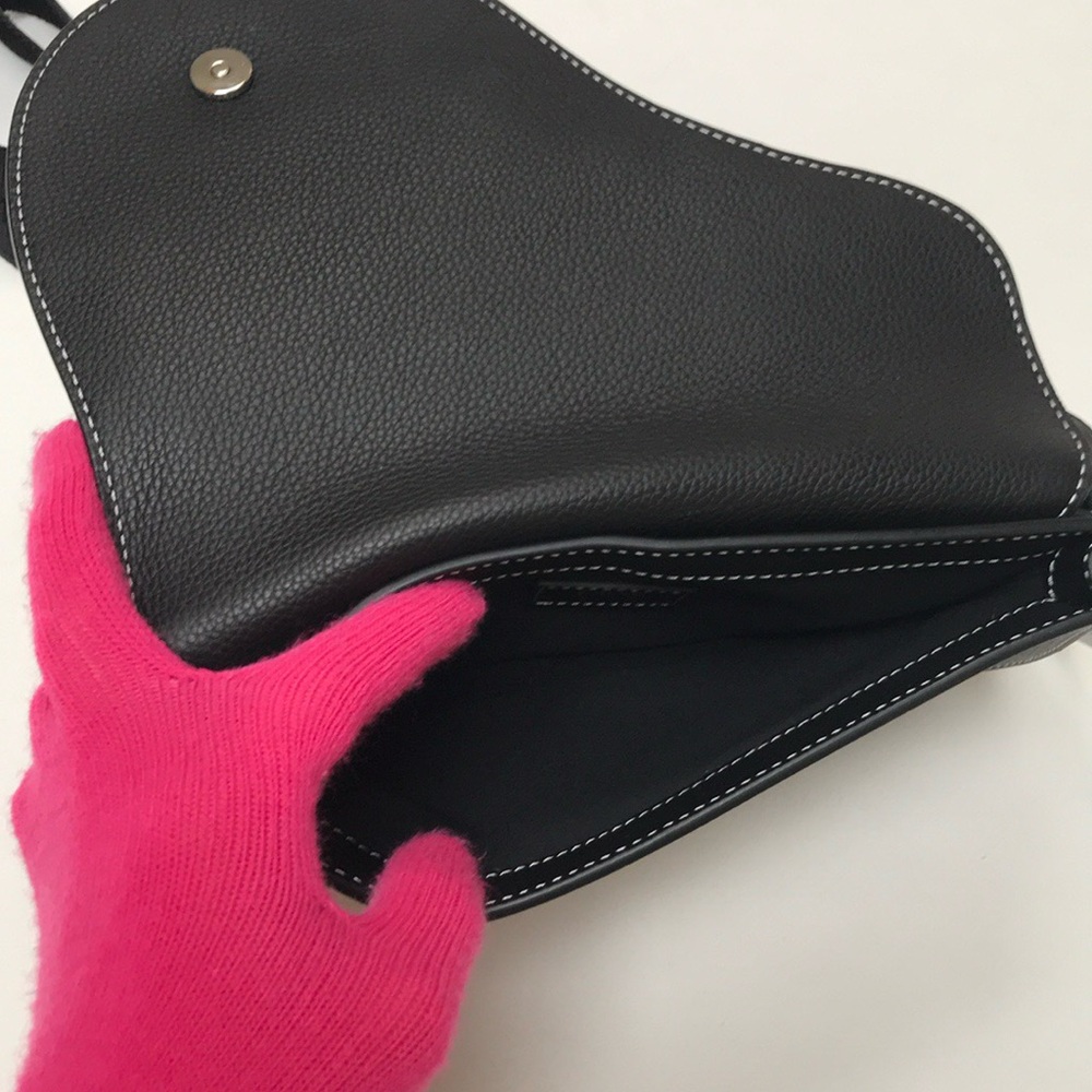 ✨BRAND NEW ✨💯% AUTHENTIC DIOR SADDLE MASSAGER BAG ( UNISEX ) - Picture 5 of 9